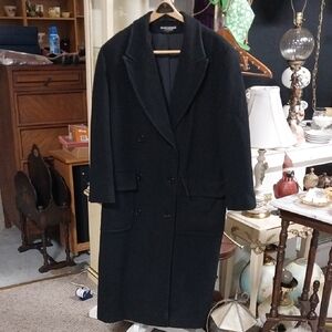 Benard Holtzman Women's Black Double-Breasted Coat